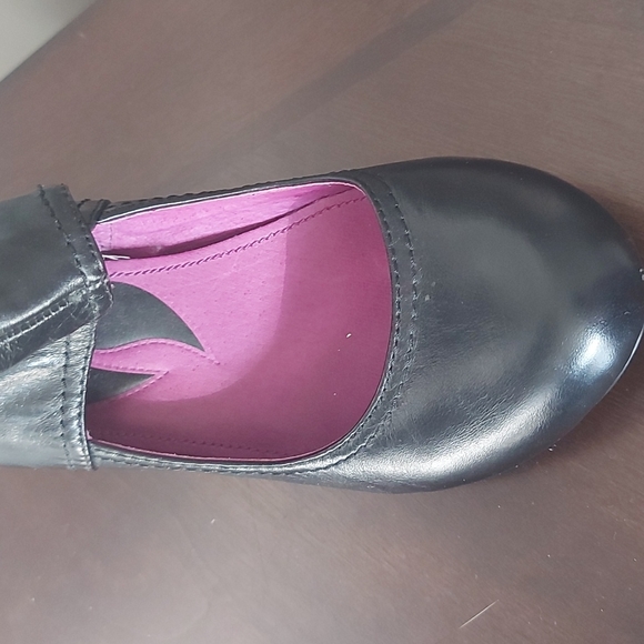 Booties - Picture 4 of 4